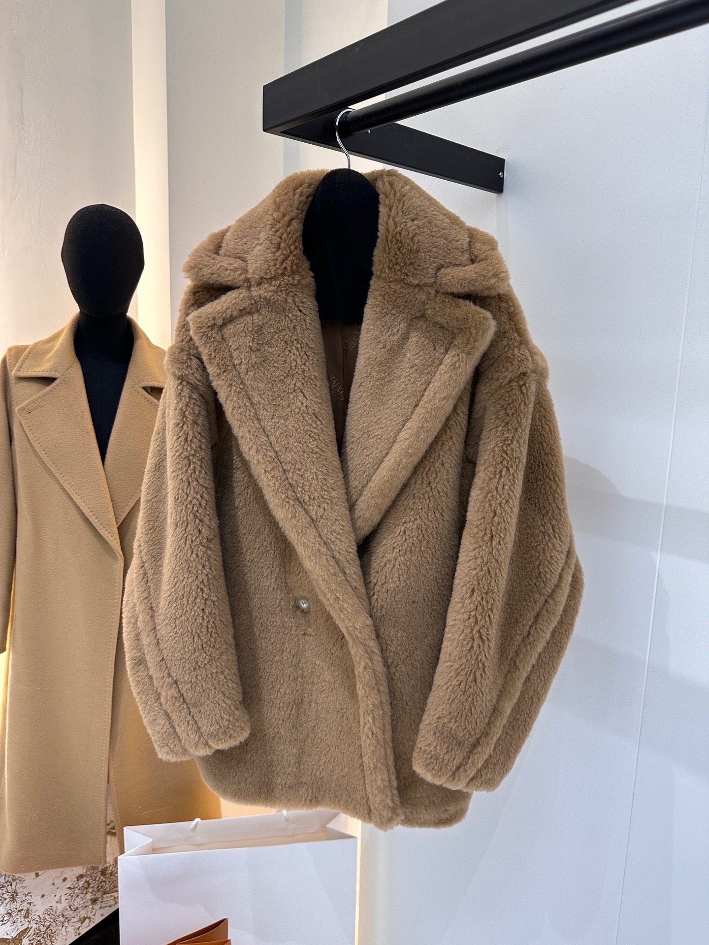 Max Kurzer Teddybär-Mantel 62% – Wool Coat Peacoat Bewertung und Preis
